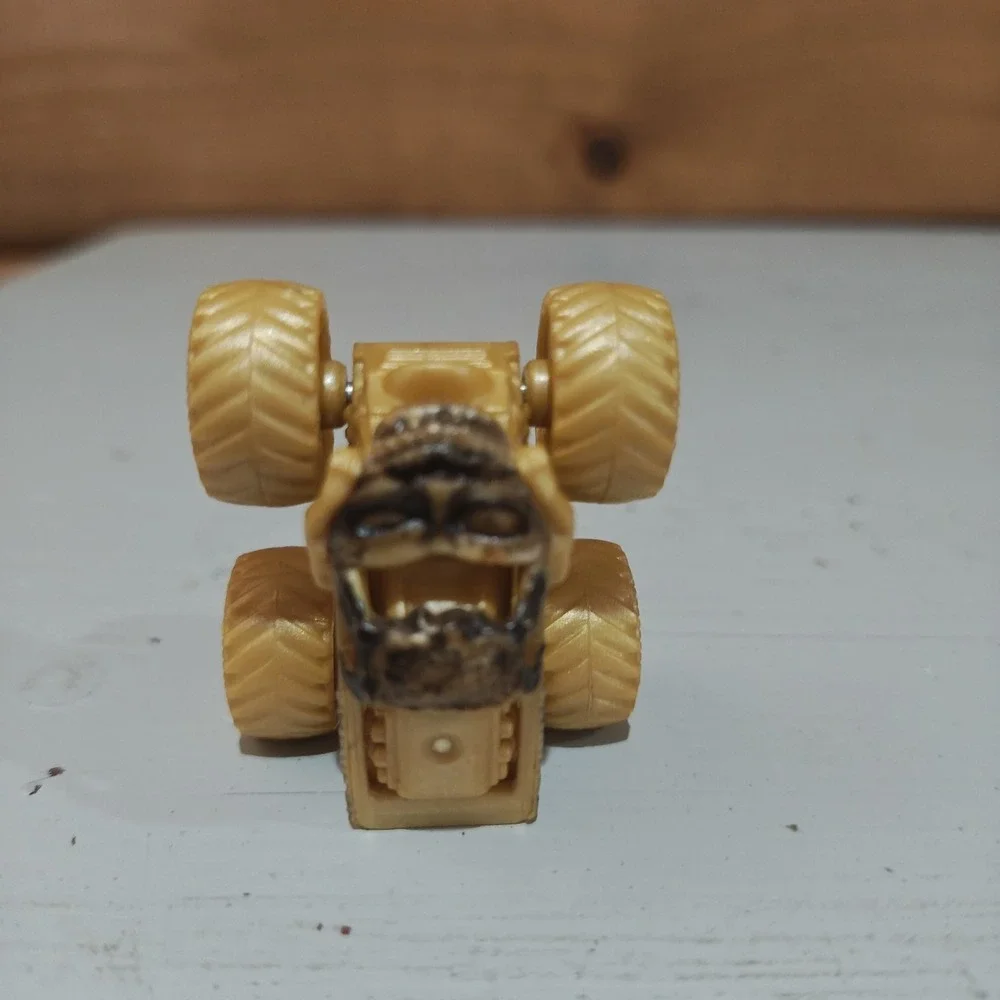 Monster Jam Mini Zombie Gold Chase Truck HTF Very Rare 1/87 Series 5